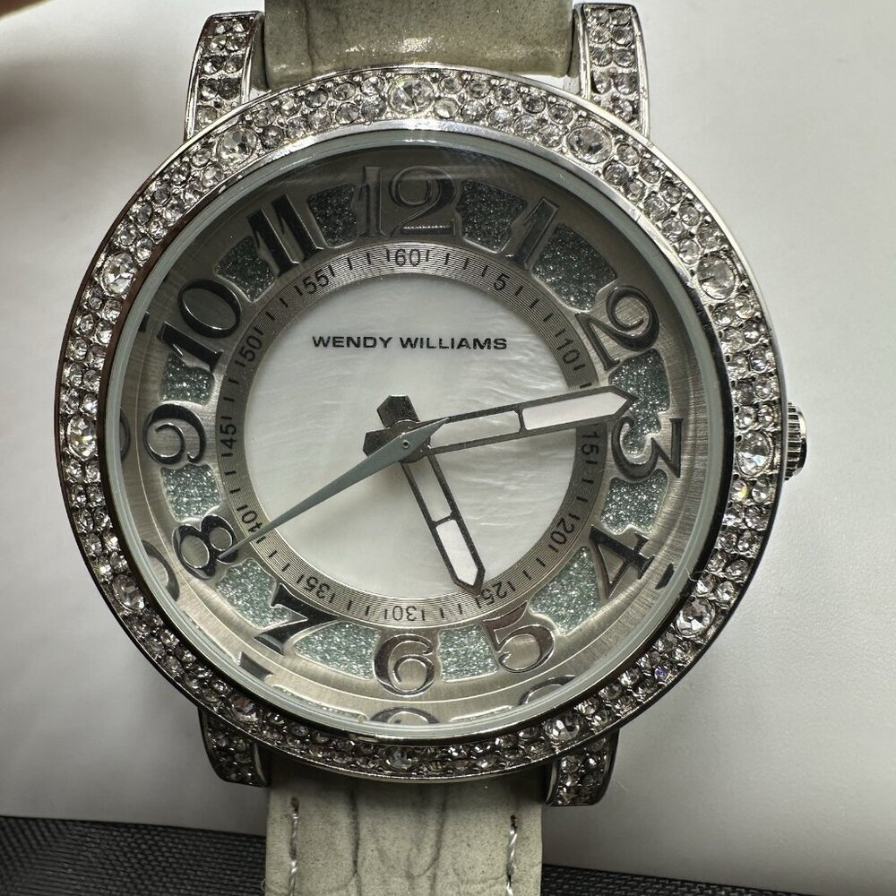 3/$30 Wendy Williams Watch Women Silver Tone Crystal Bezel MOP Dial 9"